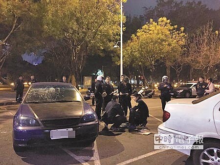 
歹路不可行←高市街頭19日晚發生古惑仔集體械鬥，警方相當重視正擴大偵辦。（劉宥廷攝）
 