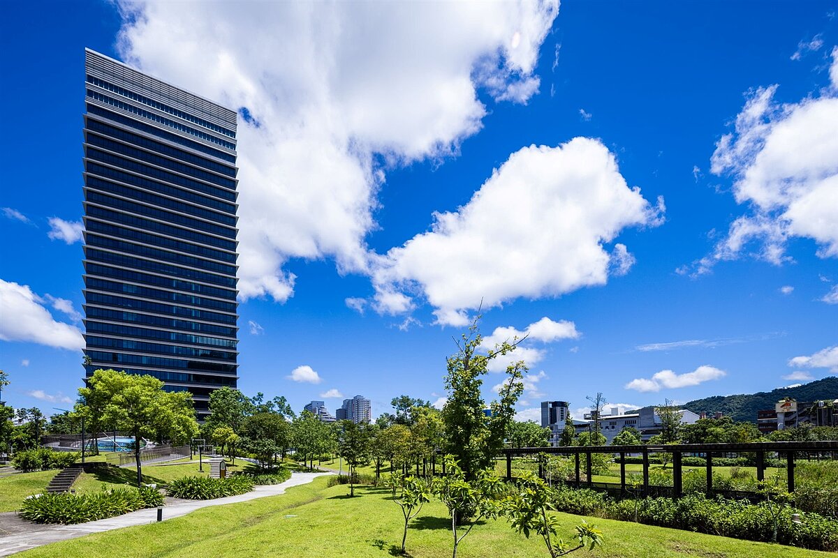 全球AI晶片龍頭輝達（NVIDIA）將在北士科設立海外總部，不過，台北內湖辦公室已在去年12月1日正式喬遷至南港「潤泰玉成廣場」的3至17樓，總面積約12590萬坪。圖／業者提供