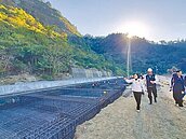 解落石夢魘　草嶺公路建明隧道