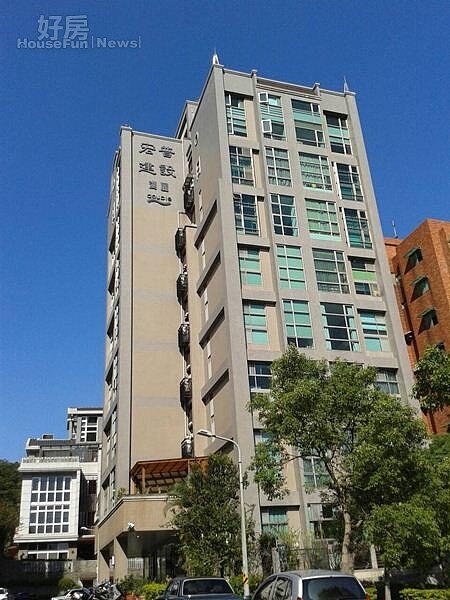 
4宏普建設「麗湖double」高樓層面山景，風景佳。