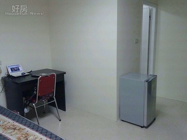 4.由於父親是乩童,因此林佩遙習慣在租屋前先拍照請他先看過,才知道有哪些細節需留意。