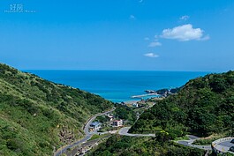 由水湳洞上來，山路蜿蜒，是許多攝影愛好者夜間拍攝車跡最喜歡取的角度。