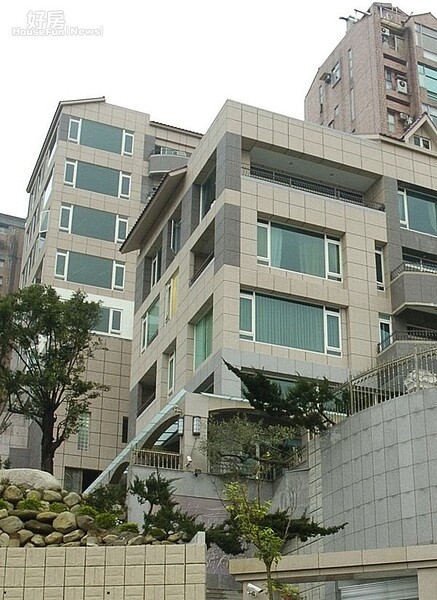 2永真居前棟為阿姑一家人居住,後棟則以「周遊列國」出售三至六樓。
