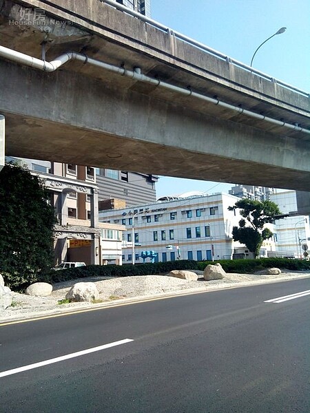 4從「青山鎮」至小碧潭站可轉乘捷運。