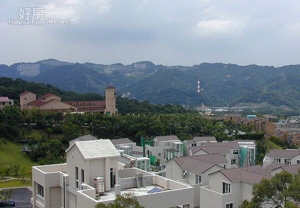 5「青山鎮」可遠望桃園市、大台北美景,環境清幽。