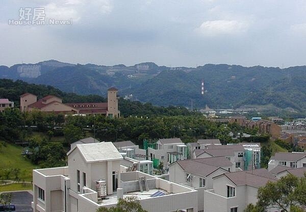 
5「青山鎮」可遠望桃園市、大台北美景，環境清幽。