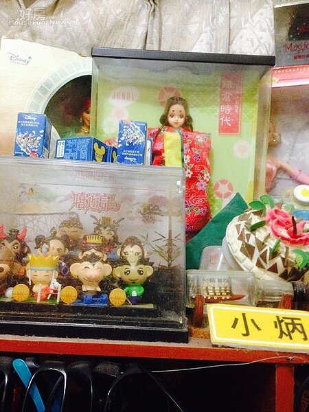3.小炳收集玩具公仔原則完全依個人喜好,原則上只要看順眼、覺得造型漂亮就會忍不住買下,因此收藏類型相當廣泛。