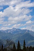 遠眺雪山主峰。