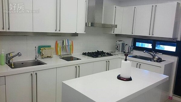 4.西式的廚房以白色為主。