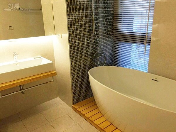 6.浴室裝潢很有個人品味。