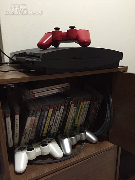 6.回家後的Mi-ni就會恢復成十足宅女,待在家最大嗜好就是打電玩。