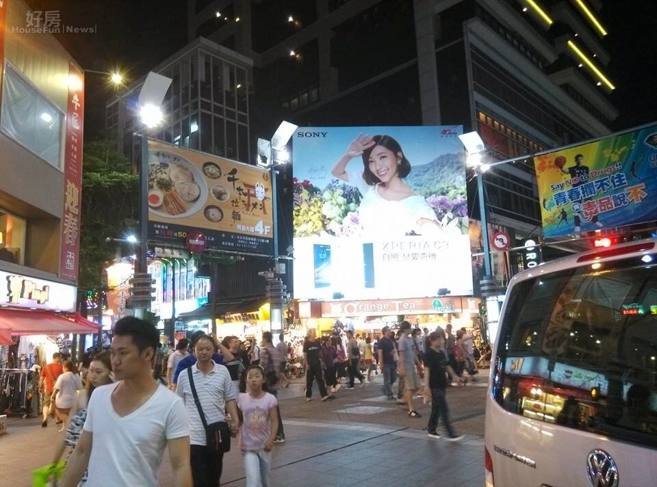 西門町是觀光客喜愛的景點之一。(好房網News記者蘇彥菱/攝影)