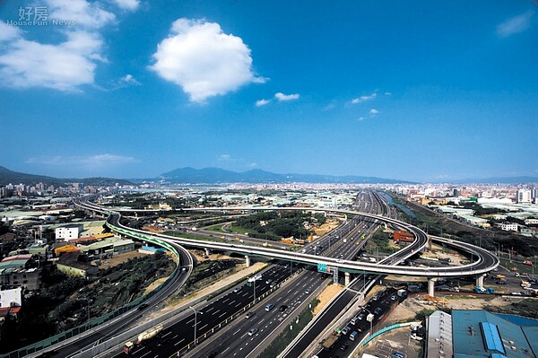 台74線快速道路通車後，串起台中縣市形成一個大生活圈，圖為示意照。（業者提供）