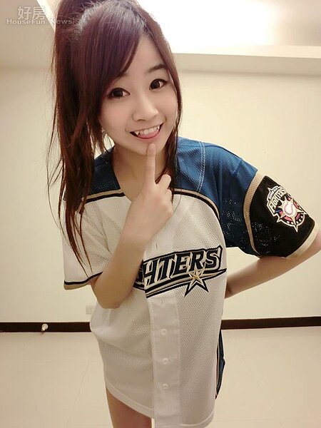 4.陳伊認為自住空間盡量保持單純乾淨,另外也盡量把牆面留白,理由是方便她自拍。