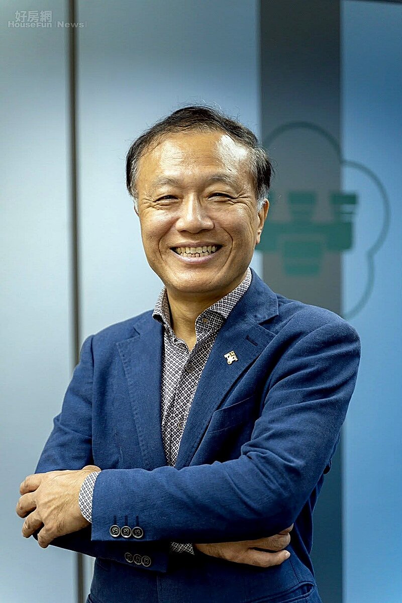 對崔懋森而言，建築是陪伴他走過數十年的生命軌跡，有時刻意繞去看看自己設計的建案，就像回去探望女兒一樣。