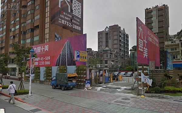 建案接待中心變成汽車展示中心。(截自GoogleMap)