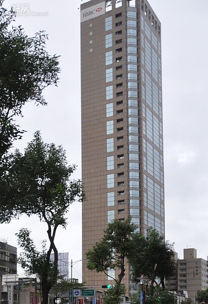 5這幾年新板特區興建不少高樓大廈。