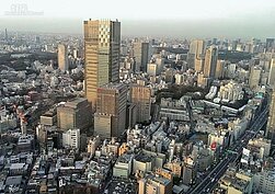 日本於今年3月6日首次發布霾害警告，東京六本木的天空變的詭異灰濛。（網友2015／03／18攝）