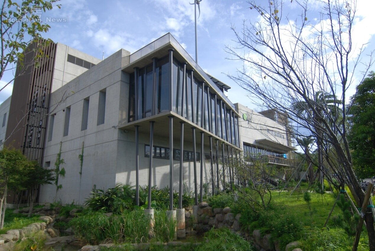 圖為具有環保概念的民間企業將總部打造為綠建築。（內政部提供）