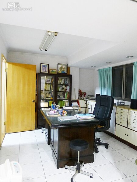 2.家裡的辦公室,讓陳永興在台北也可以處理事務。