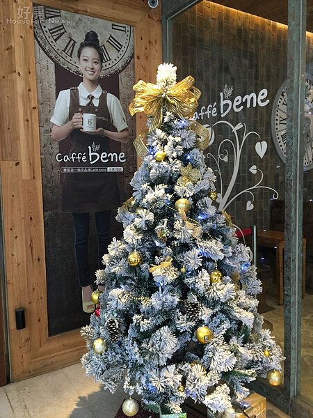 韓國連鎖咖啡店COFFE BENE（咖啡陪你）來台展店，首店選擇落腳高雄左營區(好房網NEWS記者林美欣拍攝)