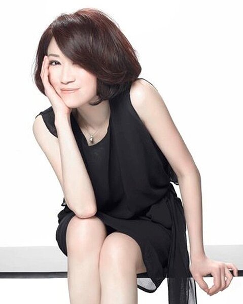 和價值千萬的寶石項鍊相比,李翊君覺得房地產更實際。(截取自李翊君臉書)