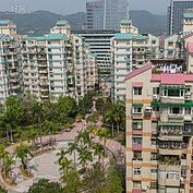 基河國宅目前共有三期，其中位於基河路下塔悠的二期因緊鄰內湖美麗華商圈，生活機能強且方便，短距離就可上下高速公路與快速道路便利，成為近年內湖中古屋市場搶手標的。