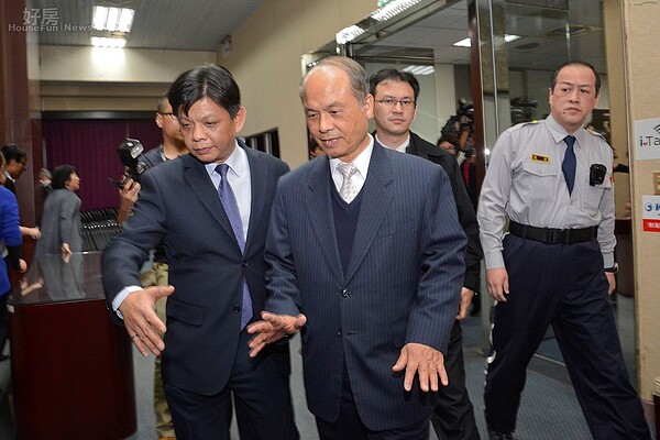 財政部長張盛和辦房地合一座談會與學者對談。(好房網News記者 陳韋帆/攝影)