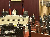 高雄土方條例修正案未過