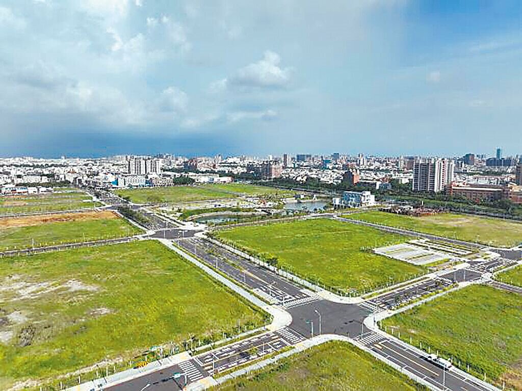 台南市整體房地產價格在科技產業發展支撐下，整體房市呈現價跌量增的溫和修正態勢。（台南市地政局提供／郭良傑台南傳真）