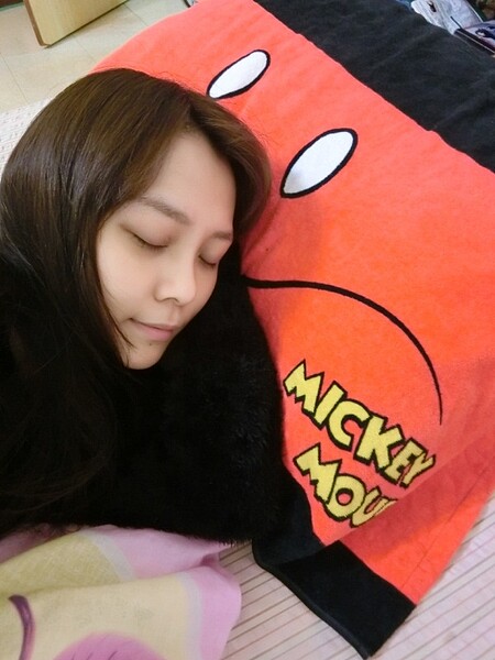 為了經濟面的考量,目前搬回汐止與家人同住。