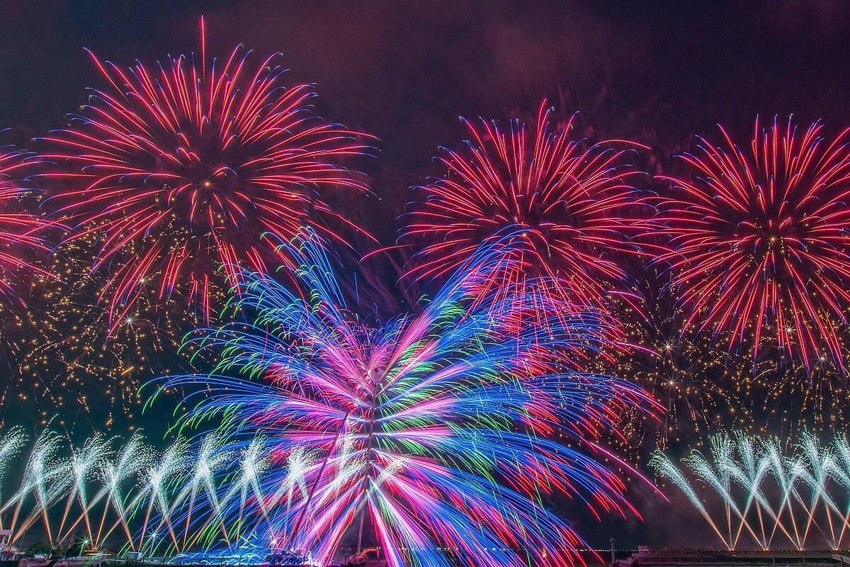 2026台灣燈會3月3日嘉義登場，1.7萬發中高空煙火秀震撼序幕。圖／嘉義縣政府提供