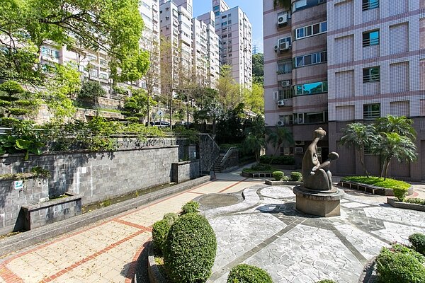 觀星社區中庭花園一角。