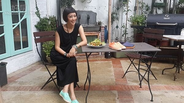 2.Gigi一直很想找個有院子的地方,現在如願以償開了家餐廳。