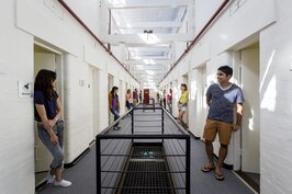 澳洲弗裏曼特爾女子監獄經過空間活化變身成嶄新的青年旅館，將於2015年５月正式營運。