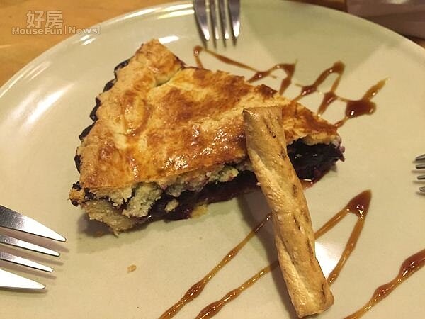10.Verona創義廚房的手工自製甜點,這一次巧遇的是藍莓派,餅皮酥脆,去吃還要碰運氣,常常出爐沒多久就賣光。