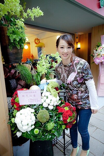 1.郁方開設親子餐廳「格林屋」,滿口媽媽經。