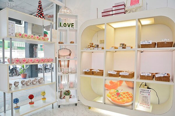 用魔術巧克力製作一棟夢幻小屋。（好房網News記者 陳韋帆／攝影）