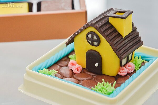 用魔術巧克力製作一棟夢幻小屋。（好房網News記者 陳韋帆／攝影）