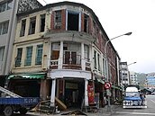 鹽埕百年磚屋　暫定古厝逃拆劫