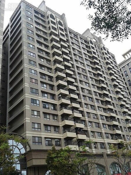 3擁有7棟建物、半開放式的「未來市」社區,乍看之下非常氣派。