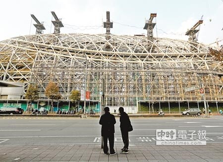 回顧vs.展望↑柯文哲考慮拆掉大巨蛋,馬英九認為若能把它變得更安全,還是應該留下來。(本報資料照片)