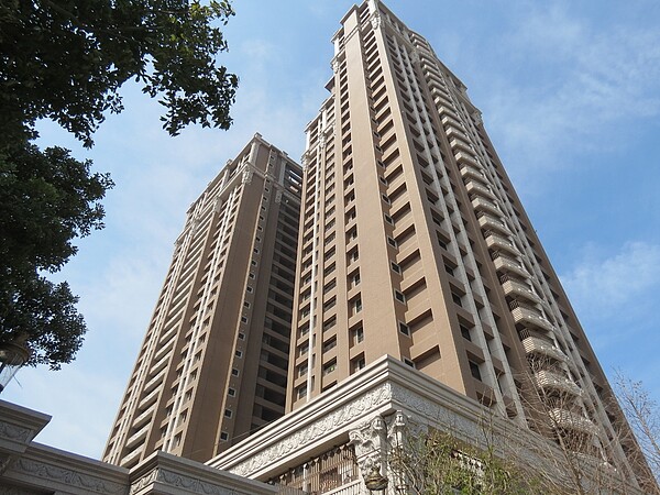 新北市推案量為六都之最,其中位於三重的寶石君品苑總銷更高達八十億元,是市場吸睛個案。(截取自大漢混凝土股份有限公司)