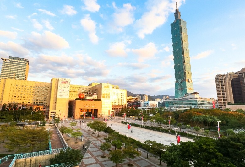 台北市長柯文哲力推「田園城市」,希望在城市各處及學校種菜。 報系資料照