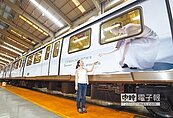 雲門捷運彩繪列車　上路了