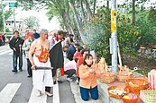 金門古寧村路祭　拜國共「好兄弟」