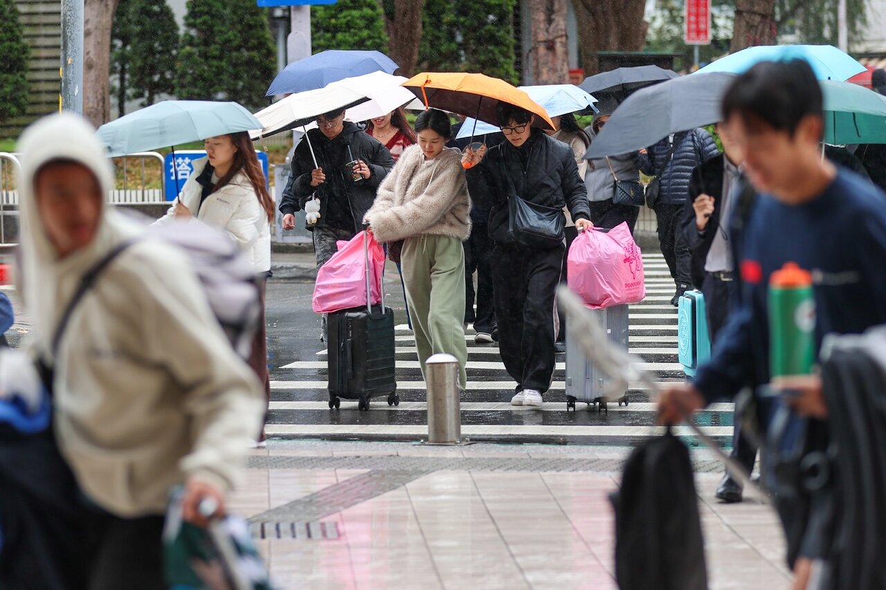 未來10天東北季風一波接一波，今明兩天及下周一至下周二受東北季風影響，下周四至下周五受偏強東北季風或大陸冷氣團影響。本報資料照片 