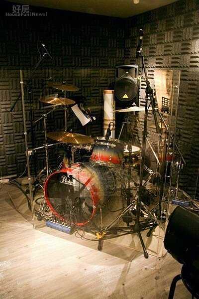 4.因為阿沁本身是音樂人，「PlayGround」練團室設備齊全。