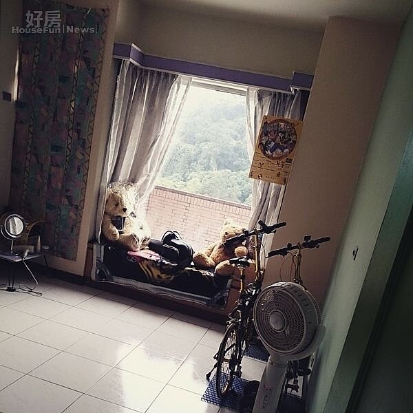6.之所以會選在深坑租屋,李厚豪看上的就是這裡的好山好水,且位置在半山腰,平時家中採光效果就很棒。