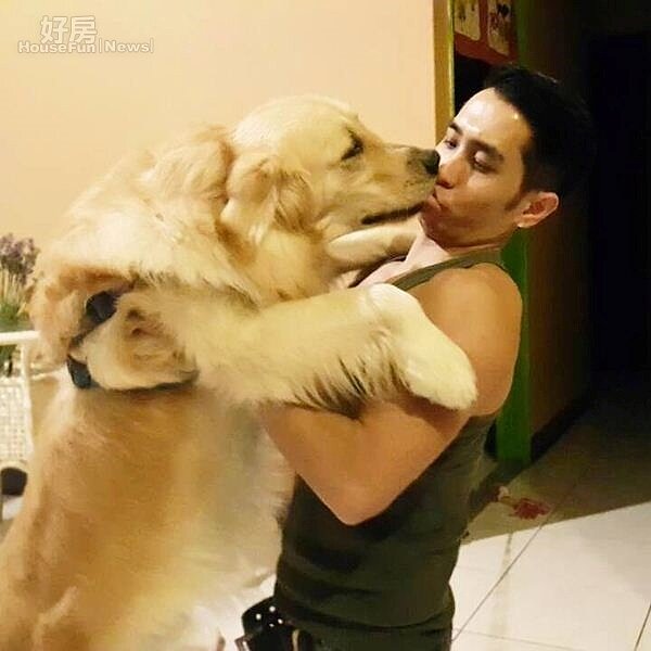 2.李厚豪曾有過一段離奇的租屋經驗,且這段經驗甚至與他所養的狗、演藝事業有關係。